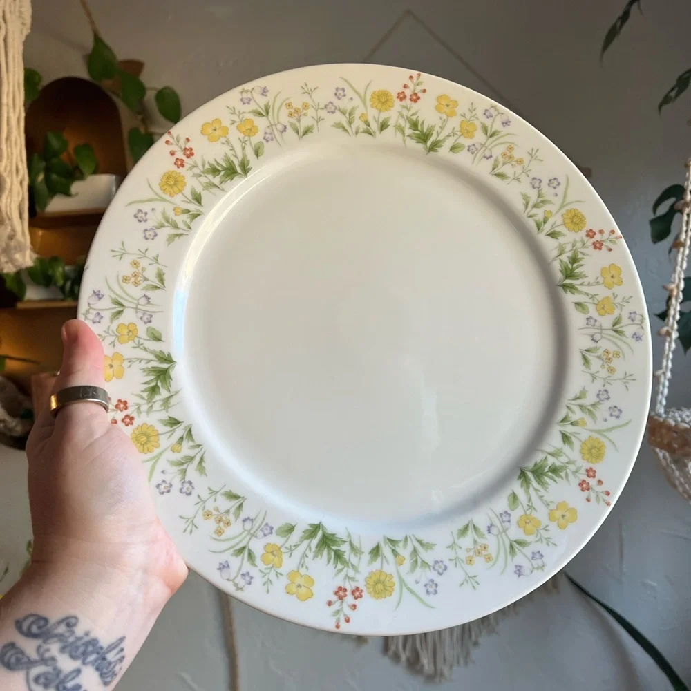 Vintage Crescent China Flora 5723 Japan 10.5” Plate